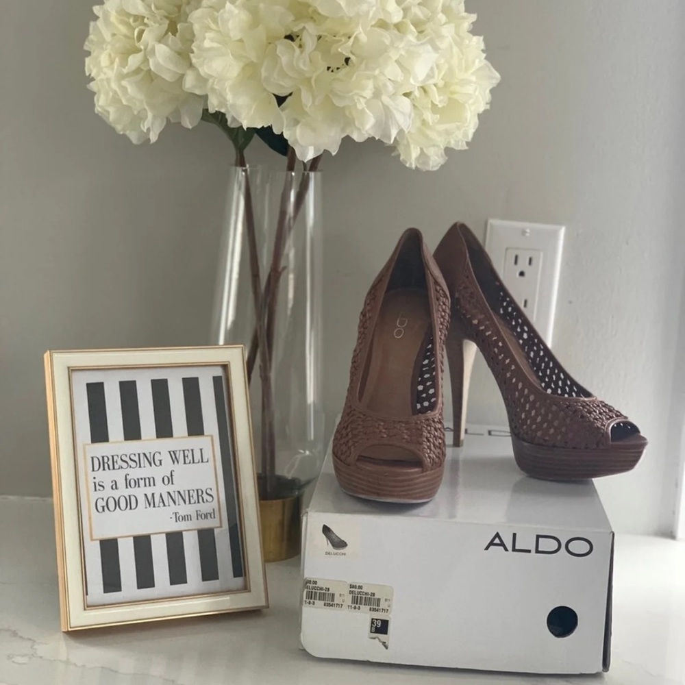 Aldo Delucchi Platform Pep Toe Pump
